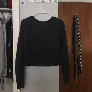 charcoal gray cropped long sleeve sweatshirt